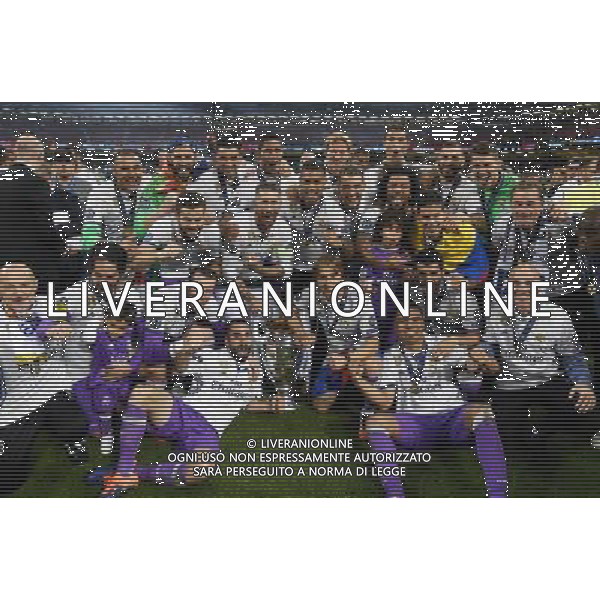 UEFA Champions League 2016/2017 Finale Cardiff (Galles) - 03.06.2017 Juventus-Real Madrid Nella Foto: gruppo con la coppa - esultanza festeggiamenti per la vittoria a fine gara /Ph.Vitez-Ag. Aldo Liverani