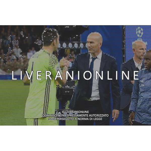 2017.06.03 Cardiff Pilka nozna Final UEFA Liga Mistrzow sezon 2016/2017 Juventus Turyn - Real Madryt N/z Gianluigi Buffon Zinedine Zidane (trener, head coach) Foto Pawel Andrachiewicz / PressFocus 2017.06.03 Cardiff Football Final UEFA Champions League season 2016/2017 FC Juventus Turin - Real Madrid Gianluigi Buffon Zinedine Zidane (trener, head coach) Credit: Pawel Andrachiewicz / PressFocus / NEWSPIX.PL --- Newspix.pl POLAND OUT!!! *** Local Caption *** www.newspix.pl mail us: info@newspix.pl call us: 0048 022 23 22 222 --- Polish Picture Agency by Ringier Axel Springer Poland