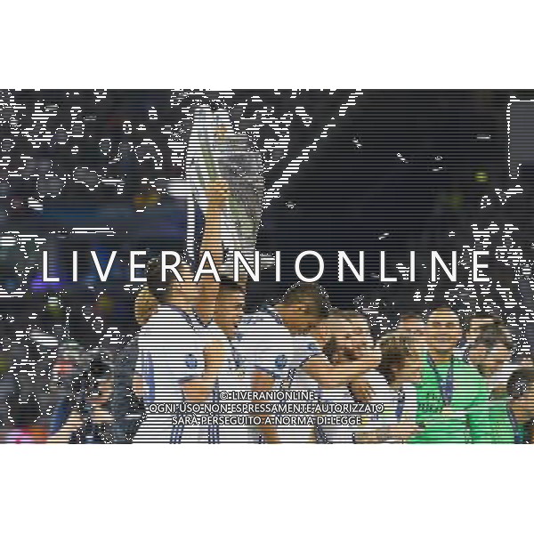 2017.06.03 Cardiff Pilka nozna Final UEFA Liga Mistrzow sezon 2016/2017 Juventus Turyn - Real Madryt N/z radosc puchar Real wygrywa Lige Mistrzow Foto Pawel Andrachiewicz / PressFocus 2017.06.03 Cardiff Football Final UEFA Champions League season 2016/2017 FC Juventus Turin - Real Madrid radosc puchar Real wygrywa Lige Mistrzow Credit: Pawel Andrachiewicz / PressFocus / NEWSPIX.PL --- Newspix.pl POLAND OUT!!! *** Local Caption *** www.newspix.pl mail us: info@newspix.pl call us: 0048 022 23 22 222 --- Polish Picture Agency by Ringier Axel Springer Poland
