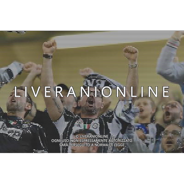 2017.06.03 Cardiff Pilka nozna Final UEFA Liga Mistrzow sezon 2016/2017 Juventus Turyn - Real Madryt N/z fani kibice doping Foto Pawel Andrachiewicz / PressFocus 2017.06.03 Cardiff Football Final UEFA Champions League season 2016/2017 FC Juventus Turin - Real Madrid fani kibice doping Credit: Pawel Andrachiewicz / PressFocus / NEWSPIX.PL --- Newspix.pl POLAND OUT!!! *** Local Caption *** www.newspix.pl mail us: info@newspix.pl call us: 0048 022 23 22 222 --- Polish Picture Agency by Ringier Axel Springer Poland