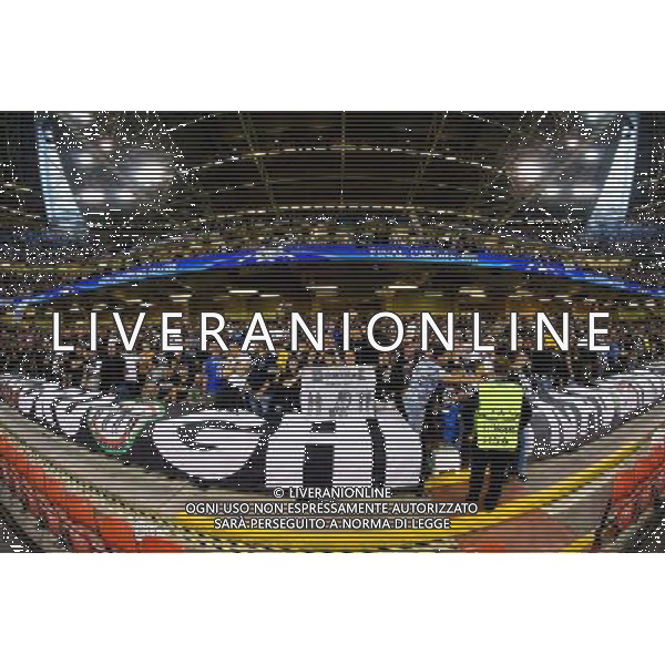 2017.06.03 Cardiff Pilka nozna Final UEFA Liga Mistrzow sezon 2016/2017 Juventus Turyn - Real Madryt N/z fani kibice doping Foto Pawel Andrachiewicz / PressFocus 2017.06.03 Cardiff Football Final UEFA Champions League season 2016/2017 FC Juventus Turin - Real Madrid fani kibice doping Credit: Pawel Andrachiewicz / PressFocus / NEWSPIX.PL --- Newspix.pl POLAND OUT!!!