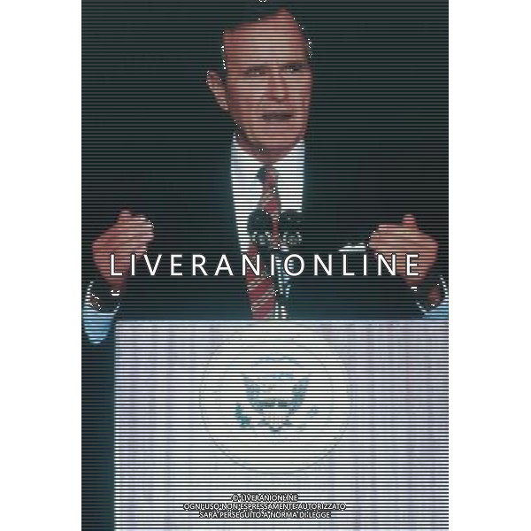 GEORGE BUSH 1988 FOTO ARCHIVIO GIOVANNI LIVERANI/AG. ALDO LIVERANI
