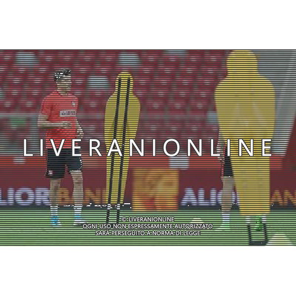 09.06.2017 WARSZAWA PGE STADION NARODOWY PILKA NOZNA (FOOTBALL) OFICJALNA KONFERENCJA PRASOWA I TRENING REPREZENTACJI POLSKI PRZED MECZEM ELIMINACJI MISTRZOSTW SWIATA Z RUMUNIA NZ ROBERT LEWANDOWSKI FOTO LUKASZ GROCHALA/CYFRASPORT/NEWSPIX.PL --- Newspix.pl AG ALDO LIVERANI SAS *** Local Caption *** www.newspix.pl mail us: info@newspix.pl call us: 0048 022 23 22 222 --- Polish Picture Agency by Ringier Axel Springer Poland