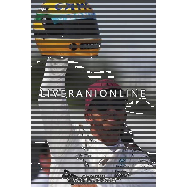 Lewis Hamilton (GBR) Mercedes AMG F1 with the helmet of Ayrton Senna, presented to him after equalling the number of pole positions set by the Brazilian.l 10.06.2017. Formula 1 World Championship, Rd 7, Canadian Grand Prix, Montreal, Canada, Qualifying Day. AG ALDO LIVERANI SAS ONLY ITALY