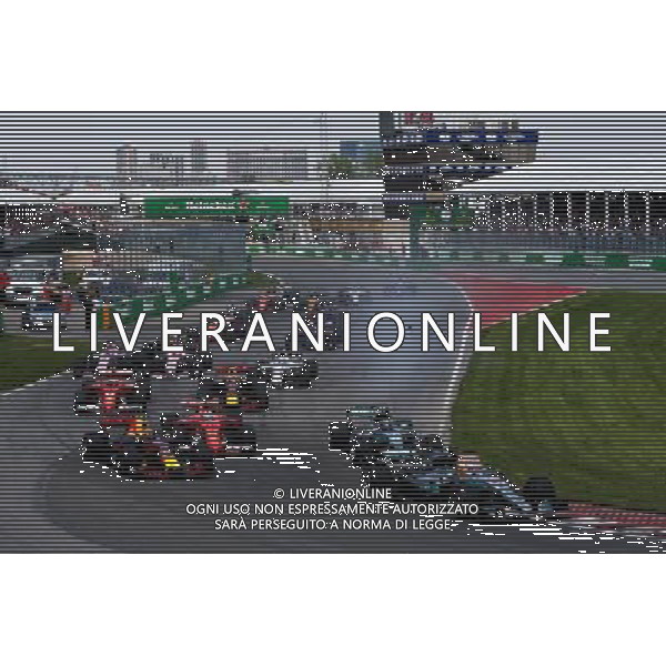 Lewis Hamilton (GBR) Mercedes AMG F1 W08 leads at the start of the race. 11.06.2017. Formula 1 World Championship, Rd 7, Canadian Grand Prix, Montreal, Canada, Race Day. AG ALDO LIVERANI SAS ONLY ITALY