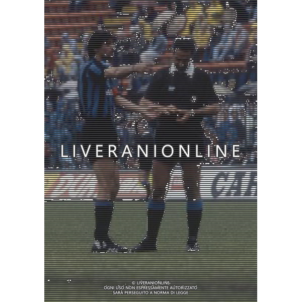 RETROSPETTIVA ROMEO PAPARESTA ARBITRO NELLA FOTO ROMEO PAPARESTA CON ALESSANDRO ALTOBELLI AG ALDO LIVERANI SAS