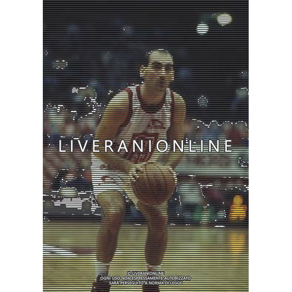 RETROSPETTIVA FLAVIO PORTALUPPI BASKET NELLA FOTO FLAVIO PORTALUPPI CON LA MAGLIA DELLA STEFANEL MILANO AG ALDO LIVERANI SAS