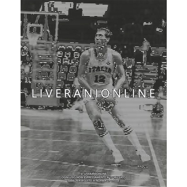 RETROSPETTIVA ANTONELLO RIVA BASKET NELLA FOTO ANTONELLO RIVA CON LA MAGLIA DELLA NAZIONALE ITALIANA AG ALDO LIVERANI SAS