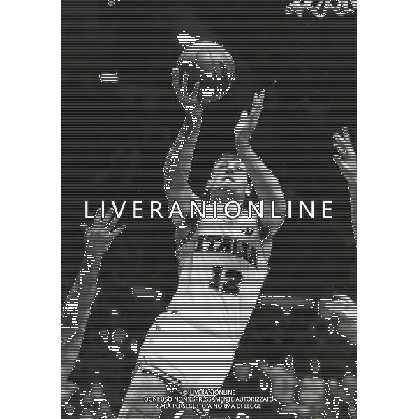 RETROSPETTIVA ANTONELLO RIVA BASKET NELLA FOTO ANTONELLO RIVA CON LA MAGLIA DELLA NAZIONALE ITALIANA AG ALDO LIVERANI SAS