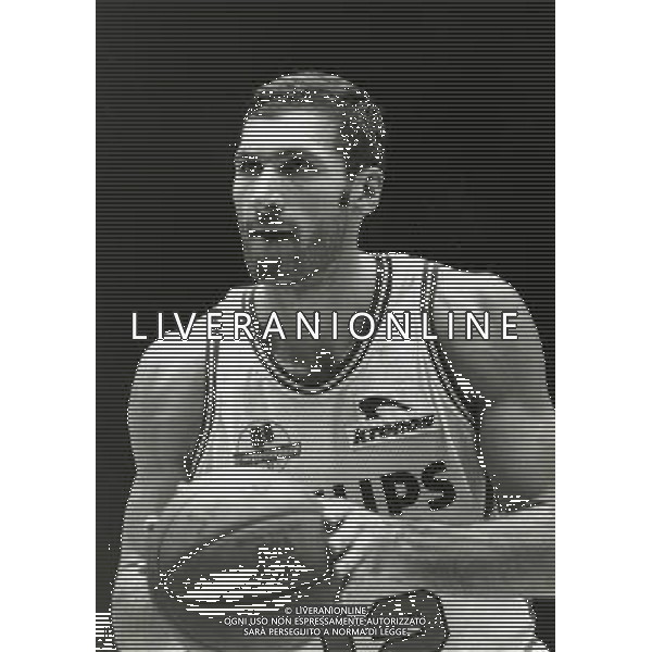 RETROSPETTIVA ANTONELLO RIVA BASKET NELLA FOTO ANTONELLO RIVA CON LA MAGLIA DELLA PHILIPS MILANO AG ALDO LIVERANI SAS