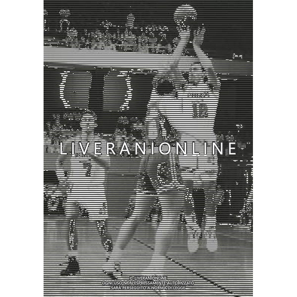 RETROSPETTIVA ANTONELLO RIVA BASKET NELLA FOTO ANTONELLO RIVA CON LA MAGLIA DELLA PHILIPS MILANO AG ALDO LIVERANI SAS