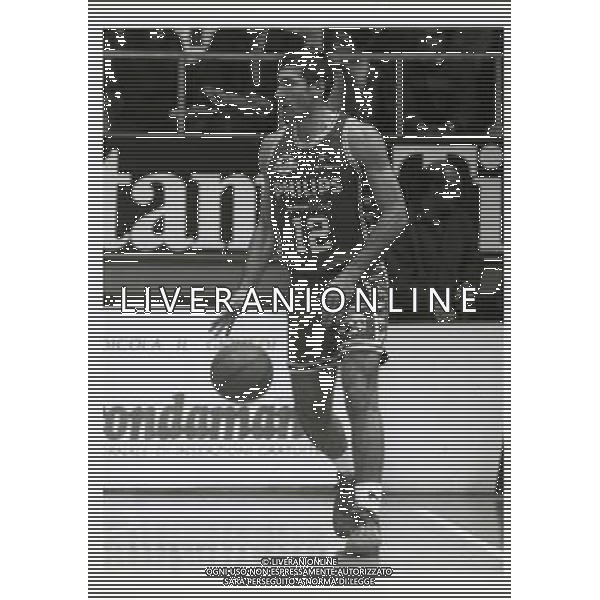 RETROSPETTIVA ANTONELLO RIVA BASKET NELLA FOTO ANTONELLO RIVA CON LA MAGLIA DELLA PHILIPS MILANO AG ALDO LIVERANI SAS