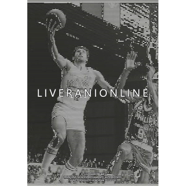 RETROSPETTIVA ANTONELLO RIVA BASKET NELLA FOTO ANTONELLO RIVA CON LA MAGLIA DELLA VISMARA CANTU AG ALDO LIVERANI SAS