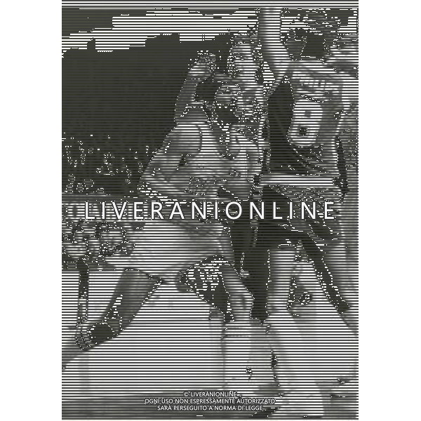 RETROSPETTIVA ANTONELLO RIVA BASKET NELLA FOTO ANTONELLO RIVA CON LA MAGLIA DELLA VISMARA CANTU AG ALDO LIVERANI SAS