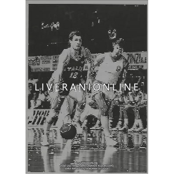 RETROSPETTIVA ANTONELLO RIVA BASKET NELLA FOTO ANTONELLO RIVA CON LA MAGLIA DELLA NAZIONALE ITALIANA AG ALDO LIVERANI SAS