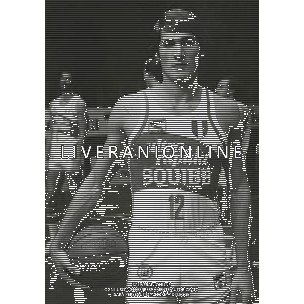 RETROSPETTIVA ANTONELLO RIVA BASKET NELLA FOTO ANTONELLO RIVA CON LA MAGLIA DELLA SQUIBB CANTU AG ALDO LIVERANI SAS