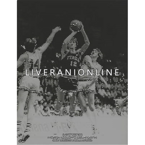 RETROSPETTIVA ANTONELLO RIVA BASKET NELLA FOTO ANTONELLO RIVA CON LA MAGLIA DELLA NAZIONALE ITALIANA AG ALDO LIVERANI SAS