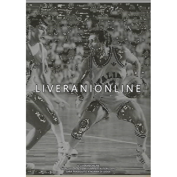 RETROSPETTIVA ANTONELLO RIVA BASKET NELLA FOTO ANTONELLO RIVA CON LA MAGLIA DELLA NAZIONALE ITALIANA AG ALDO LIVERANI SAS
