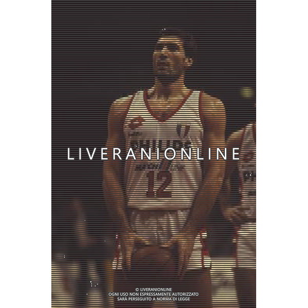 RETROSPETTIVA ANTONELLO RIVA BASKET NELLA FOTO ANTONELLO RIVA CON LA MAGLIA DELLA PHILIPS MILANO AG ALDO LIVERANI SAS