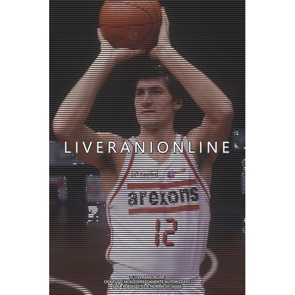 RETROSPETTIVA ANTONELLO RIVA BASKET NELLA FOTO ANTONELLO RIVA CON LA MAGLIA DELLA AREXONS CANTU AG ALDO LIVERANI SAS