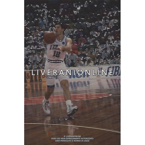 RETROSPETTIVA ANTONELLO RIVA BASKET NELLA FOTO ANTONELLO RIVA CON LA MAGLIA DELLA NAZIONALE ITALIANA AG ALDO LIVERANI SAS