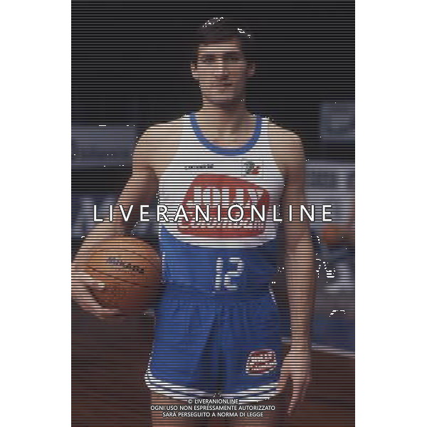 RETROSPETTIVA ANTONELLO RIVA BASKET NELLA FOTO ANTONELLO RIVA CON LA MAGLIA DELLA JOLLY COLOMBANI CANTU AG ALDO LIVERANI SAS