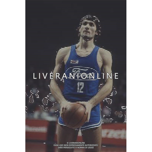 RETROSPETTIVA ANTONELLO RIVA BASKET NELLA FOTO ANTONELLO RIVA CON LA MAGLIA DELLA FORD CANTU AG ALDO LIVERANI SAS