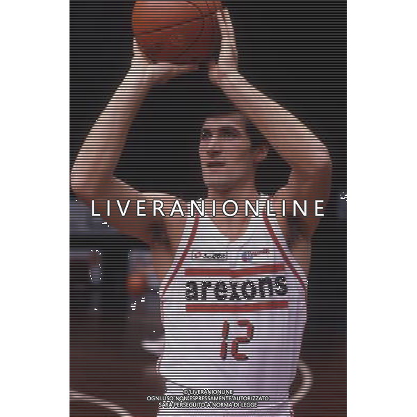 RETROSPETTIVA ANTONELLO RIVA BASKET NELLA FOTO ANTONELLO RIVA CON LA MAGLIA DELLA AREXONS CANTU AG ALDO LIVERANI SAS