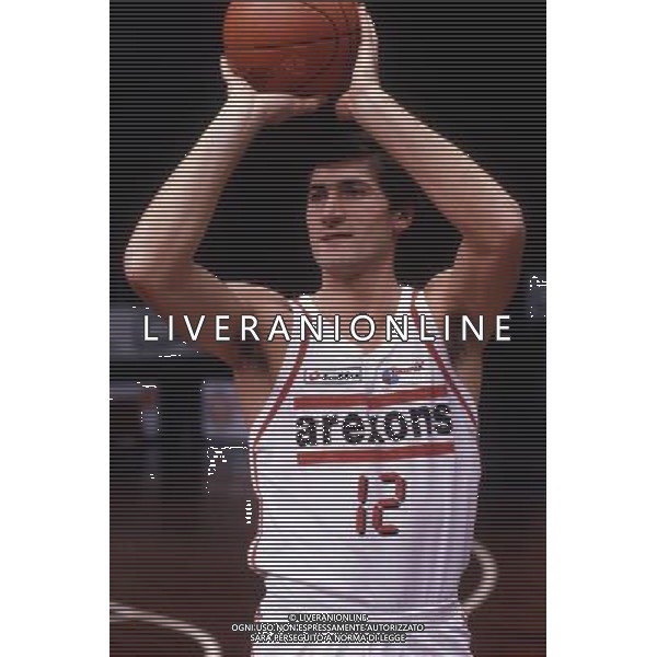 RETROSPETTIVA ANTONELLO RIVA BASKET NELLA FOTO ANTONELLO RIVA CON LA MAGLIA DELLA AREXONS CANTU AG ALDO LIVERANI SAS