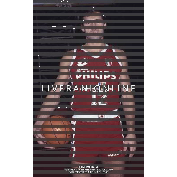 RETROSPETTIVA ANTONELLO RIVA BASKET NELLA FOTO ANTONELLO RIVA CON LA MAGLIA DELLA PHILIPS MILANO AG ALDO LIVERANI SAS