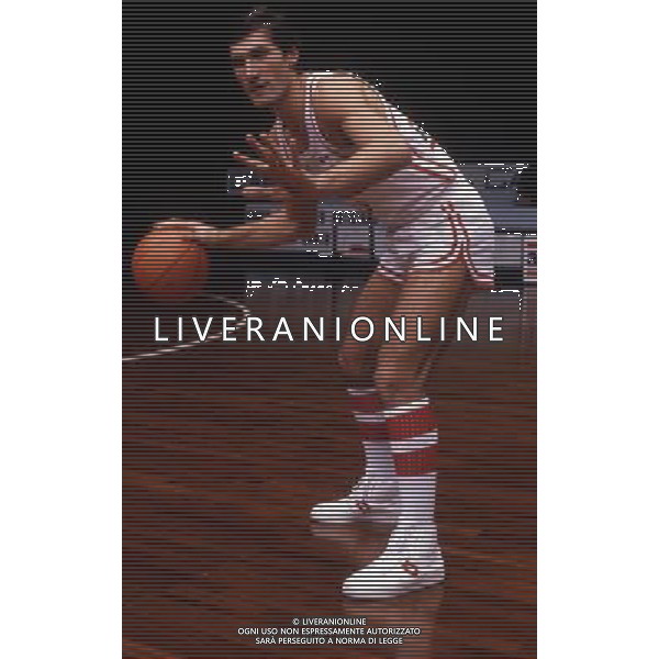 RETROSPETTIVA ANTONELLO RIVA BASKET NELLA FOTO ANTONELLO RIVA CON LA MAGLIA DELLA AREXONS CANTU AG ALDO LIVERANI SAS
