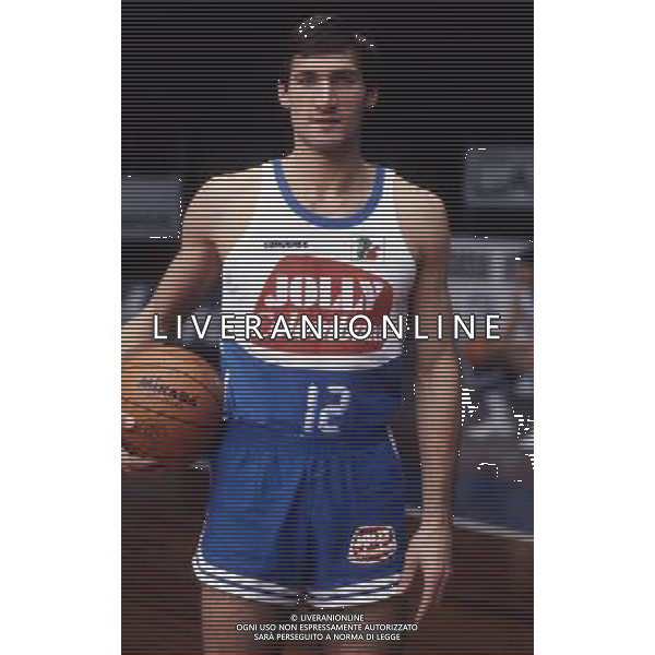 RETROSPETTIVA ANTONELLO RIVA BASKET NELLA FOTO ANTONELLO RIVA CON LA MAGLIA DELLA JOLLY COLOMBANI CANTU AG ALDO LIVERANI SAS