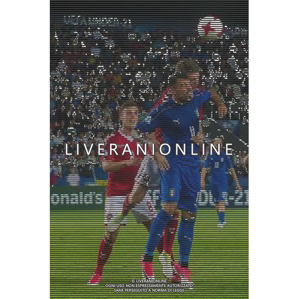 KRAKOW 18.06.2017 MECZ GRUPA C MISTRZOSTWA EUROPY U-21 W PILCE NOZNEJ 2017: DANIA - WLOCHY --- 2017 UEFA EUROPEAN U21 CHAMPIONSHIP MATCH: DENMARK - ITALY NZ ANDREA PETAGNA WOLCHY ITALY LASSE VIGEN CHRISTENSEN DANIA DENMARK FOT LUKASZ KRAJEWSKI / FOKUSMEDIA. / NEWSPIX.PL --- Newspix.pl AG ALDO LIVERANI SAS *** Local Caption *** www.newspix.pl mail us: info@newspix.pl call us: 0048 022 23 22 222 --- Polish Picture Agency by Ringier Axel Springer Poland
