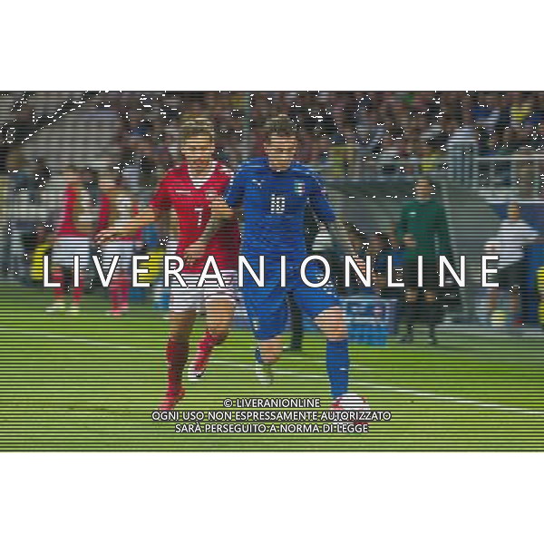 KRAKOW 18.06.2017 MECZ GRUPA C MISTRZOSTWA EUROPY U-21 W PILCE NOZNEJ 2017: DANIA - WLOCHY --- 2017 UEFA EUROPEAN U21 CHAMPIONSHIP MATCH: DENMARK - ITALY NZ FEDERICO BERNARDESCHI WOLCHY ITALY ANDREW HJULSAGER DANIA DENMARK FOT LUKASZ KRAJEWSKI / FOKUSMEDIA. / NEWSPIX.PL --- Newspix.pl AG ALDO LIVERANI SAS *** Local Caption *** www.newspix.pl mail us: info@newspix.pl call us: 0048 022 23 22 222 --- Polish Picture Agency by Ringier Axel Springer Poland