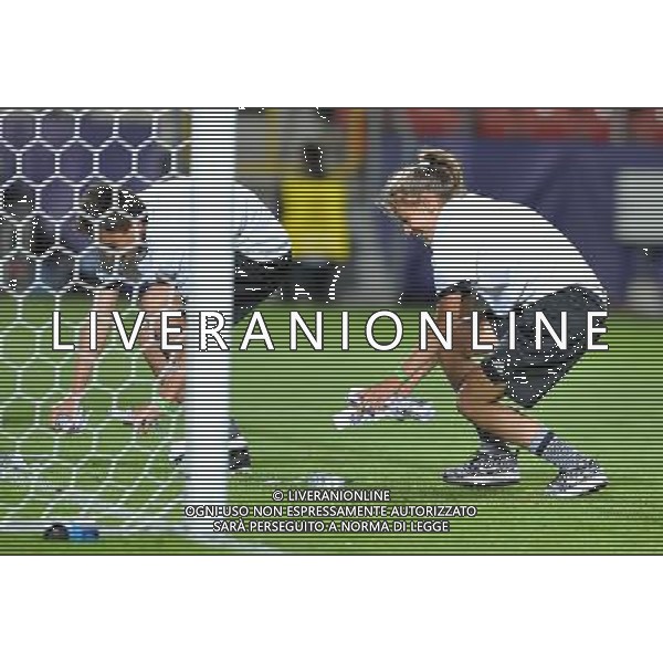 2017.06.18 Krakow Pilka Nozna Mistrzostwa Europy U21 Dania - Wlochy N/z dzieci zbieraja pieniadze dolary Gianluigi Donnarumma dolar obrzucony pieniedzmi Foto Rafal Rusek / PressFocus 2017.06.18 Krakow Football UEFA Under21 Championship Poland 2017 Denmark - Italy dzieci zbieraja pieniadze dolary Gianluigi Donnarumma dolar obrzucony pieniedzmi Credit: Rafal Rusek / PressFocus / NEWSPIX.PL --- Newspix.pl AG ALDO LIVERANI SAS *** Local Caption *** www.newspix.pl mail us: info@newspix.pl call us: 0048 022 23 22 222 --- Polish Picture Agency by Ringier Axel Springer Poland