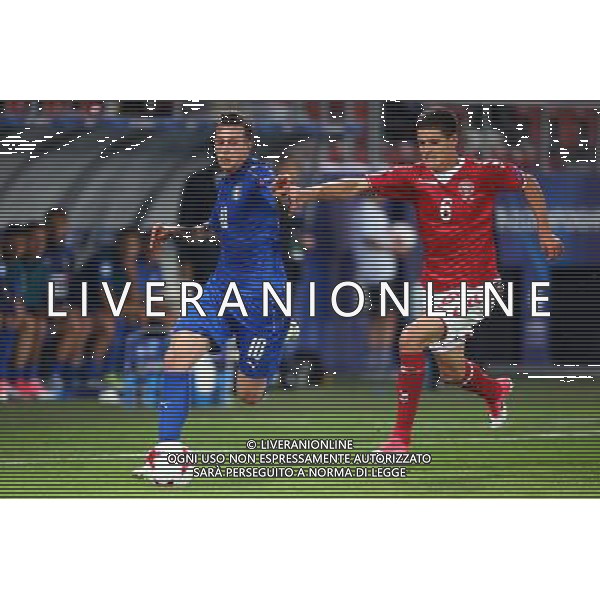 Krakow , Stadion im Jozefa Pilsudskiego 18.06.2017 Sport , Pilka nozna Reprezentacja , Kadra , U-21, Mistrzostwa Europy U21 2017 Grupa C Dania U21 - Wlochy U21 NZ Federico Bernardeschi ( ITA ) Christian Norgaard ( DEN ) FOT Michal Nowak / Newspix.pl Krakow , Jozef Pilsudski\'s Stadium 18.06.2017 Sport , Football National Teams , UEFA Under-21 European Championship Poland 2017 , Group C Denmark U-21 - Italy U-21 photo by Michal Nowak / Newspix.pl --- Newspix.pl AG ALDO LIVERANI SAS *** Local Caption *** www.newspix.pl mail us: info@newspix.pl call us: 0048 022 23 22 222 --- Polish Picture Agency by Ringier Axel Springer Poland