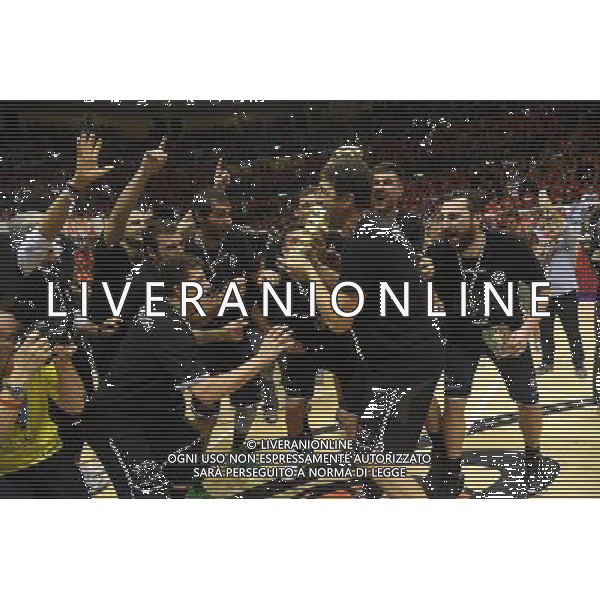 TRIESTE-VIRTUS SEGAFREDO BOLOGNA 19-06-2017 FINALE PLAY OFF PER LA CONQUISTA DELLA SERIE A 1 NELLA FOTO I GIOCATORI DELLA VIRTUS SEGAFREDO BOLOGNA ESULTANO PER LA PROMOZIONE IN SERIE A 1 FOTO OPTIMA-AG ALDO LIVERANI SAS