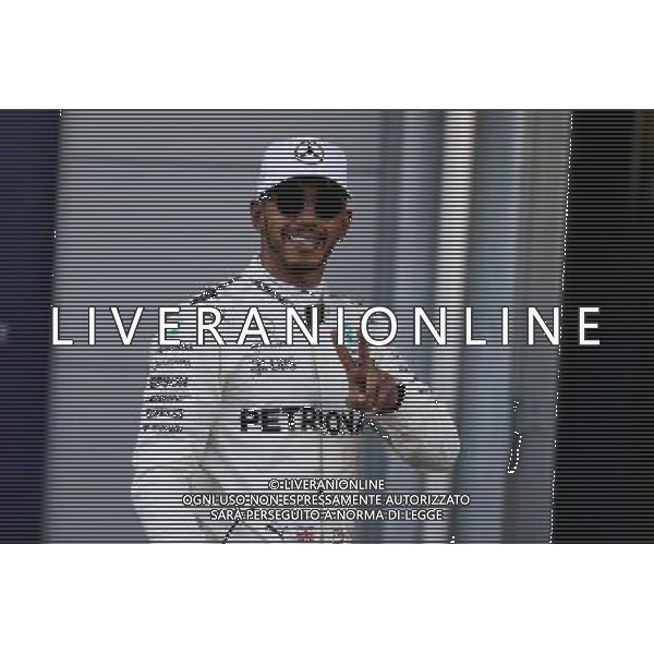 Lewis Hamilton (GBR) Mercedes AMG F1 celebrates his pole position in parc ferme. 24.06.2017. Formula 1 World Championship, Rd 8, Azerbaijan Grand Prix, Baku Street Circuit, Azerbaijan, Qualifying Day. / AGENZIA ALDO LIVERANI SAS - ITALY ONLY EDITORIAL USE ONLY - - Gp F1 Baku Street Circuit, Azerbaijan, Prove Ufficiali Qualifiche 24.06.2017.