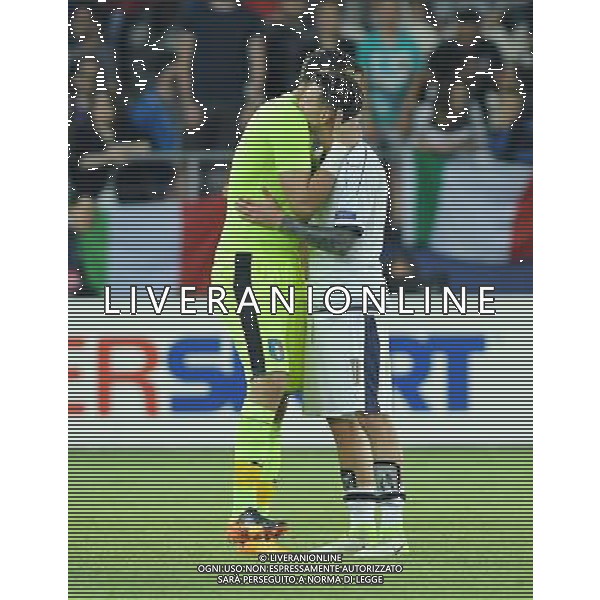 UEFA Campionato Europeo Under 21 Polonia 2017 Semifinale Krakow (Polonia) - 27.06.2017 Spagna-Italia Nella Foto: delusione - abbraccio gianluigi donnarumma e federico bernardeschi a fine gara /Ph.Vitez-Ag. Aldo Liverani