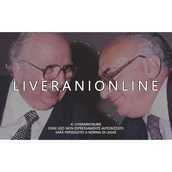 RETROSPETTIVA GIOVANNI SPADOLINI POLITICO NELLA FOTO GIOVANNI SPADOLINI CON G. SCARDOCCHIA AG ALDO LIVERANI SAS