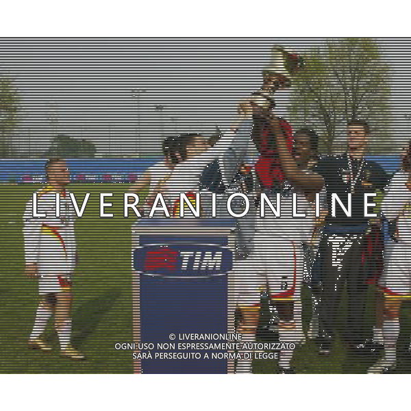 SETTIMO MILANESE 06/04/2005 FINALE DI RITORNO TROFEO TIM PRIMAVERA MILAN-LECCE NELLA FOTO: FESTA LECCE FOTO BARATTINI ALEXANDRO/AG. ALDO LIVERANI