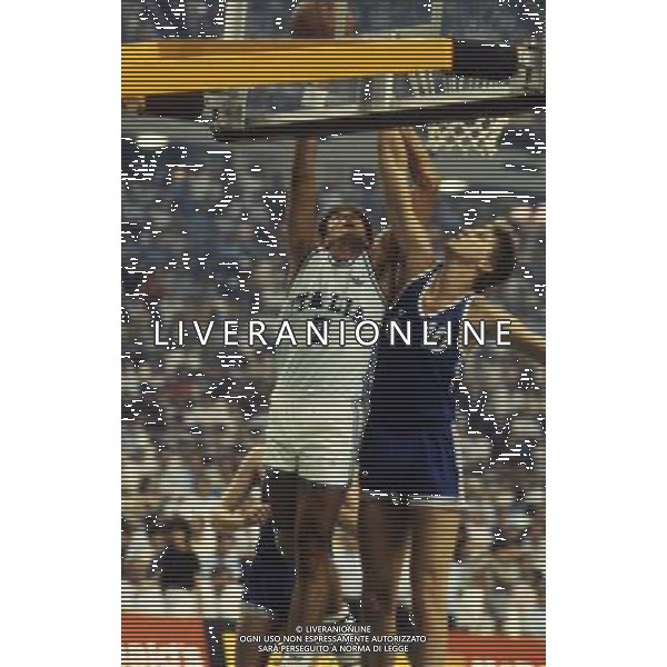 RETROSPETTIVA ALBERTO TONUT BASKET NELLA FOTO ALBERTO TONUT CON LA MAGLIA DELLA NAZIONALE ITALIANA AG ALDO LIVERANI SAS