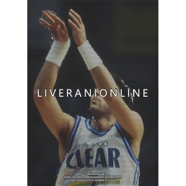 RETROSPETTIVA ALBERTO TONUT BASKET NELLA FOTO ALBERTO TONUT CON LA MAGLIA DELLA CLEAR CANTU\' AG ALDO LIVERANI SAS