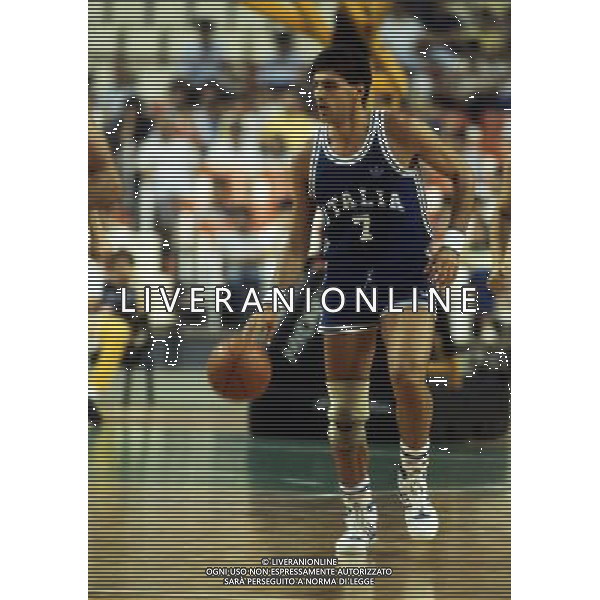 RETROSPETTIVA ALBERTO TONUT BASKET NELLA FOTO ALBERTO TONUT CON LA MAGLIA DELLA NAZIONALE ITALIANA AG ALDO LIVERANI SAS