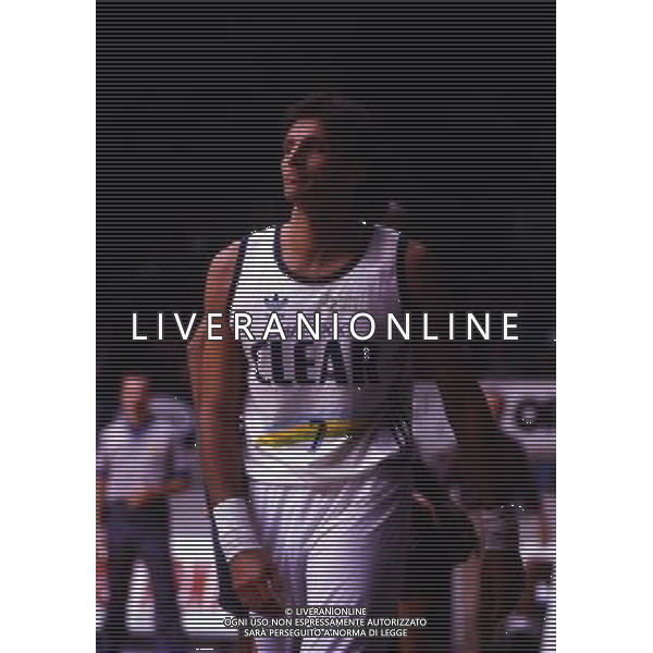RETROSPETTIVA ALBERTO TONUT BASKET NELLA FOTO ALBERTO TONUT CON LA MAGLIA DELLA CLEAR CANTU\' AG ALDO LIVERANI SAS