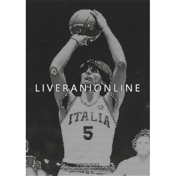 RETROSPETTIVA ALBERTO TONUT BASKET NELLA FOTO ALBERTO TONUT CON LA MAGLIA DELLA NAZIONALE ITALIANA AG ALDO LIVERANI SAS