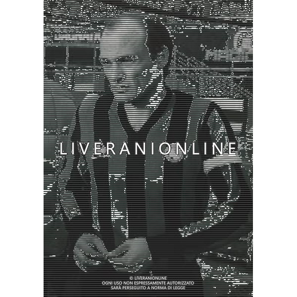 RETROSPETTIVA VAVASSORI GIOVANNI ALLENATORE E CALCIATORE NELLA FOTO GIOVANNI VAVASSORI CON LA MAGLIA DELL\'ATALANTA AG ALDO LIVERANI SAS