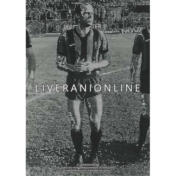 RETROSPETTIVA VAVASSORI GIOVANNI ALLENATORE E CALCIATORE NELLA FOTO GIOVANNI VAVASSORI CON LA MAGLIA DELL\'ATALANTA AG ALDO LIVERANI SAS