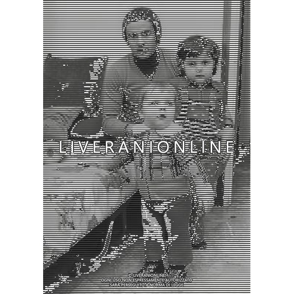 RETROSPETTIVA LUCIANO CHIARUGI ALLENATORE E CALCIATORE NELLA FOTO LUCIANO CHIARUGI IN FAMIGLIA AG ALDO LIVERANI SAS