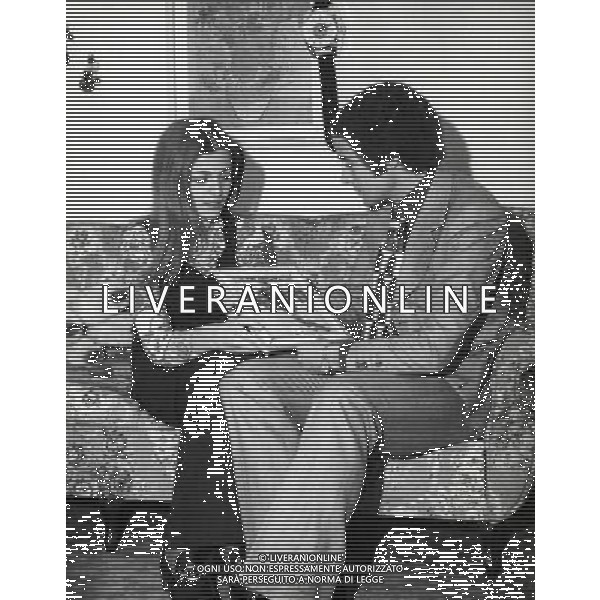RETROSPETTIVA LUCIANO CHIARUGI ALLENATORE E CALCIATORE NELLA FOTO LUCIANO CHIARUGI CON LA MOGLIE AG ALDO LIVERANI SAS